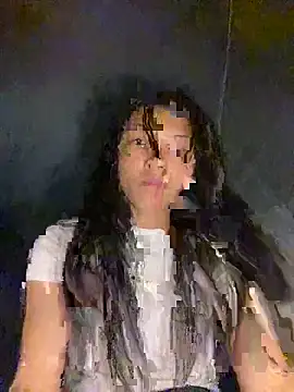 Snapshot of EmLy02 chatting on 10-14-25, 02:40 EmLy02 online show from 10-14-25, 02:40