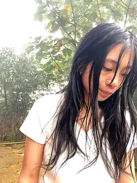 Snapshot of EmLy02 chatting on 10-16-25, 12:22 EmLy02 online show from 10-16-25, 12:22