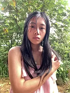 Snapshot of EmLy02 chatting on 10-17-25, 02:37 EmLy02 online show from 10-17-25, 02:37