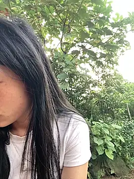 Snapshot of EmLy02 chatting on 10-18-25, 11:49 EmLy02 online show from 10-18-25, 11:49