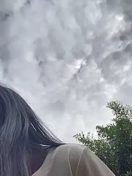 Snapshot of EmLy02 chatting on 10-21-25, 08:04 EmLy02 online show from 10-21-25, 08:04