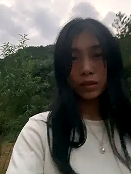 Snapshot of EmLy02 chatting on 10-22-25, 10:59 EmLy02 online show from 10-22-25, 10:59