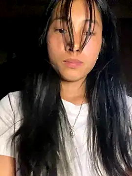 Snapshot of EmLy02 chatting on 10-31-25, 11:44 EmLy02 online show from 10-31-25, 11:44