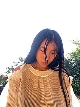 EmLy02 online show from 11-16-25, 01:33