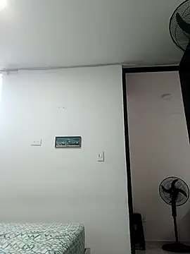 Snapshot of demonicangelic chatting on 10-25-25, 09:42 demonicangelic online show from 10-25-25, 09:42