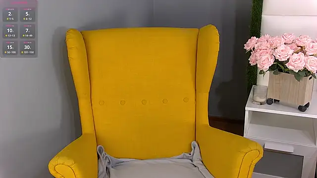 Snapshot of AmandaLinds chatting on 11-04-25, 02:16 AmandaLinds online show from 11-04-25, 02:16