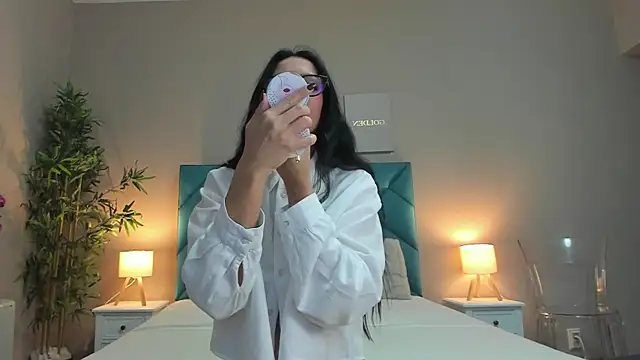 HaileyVice online show from 10-13-25, 04:23