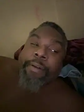 Snapshot of MACBEEZY chatting on 07-17-26, 01:51 MACBEEZY online show from 07-17-26, 01:51