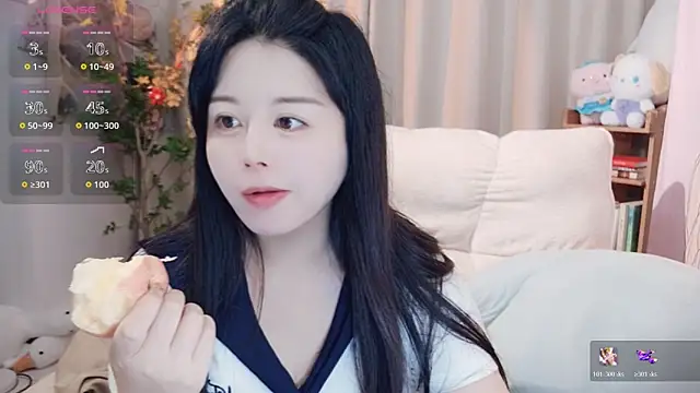 Snapshot of SweetTease2025 chatting on 10-05-25, 02:37 SweetTease2025 online show from 10-05-25, 02:37