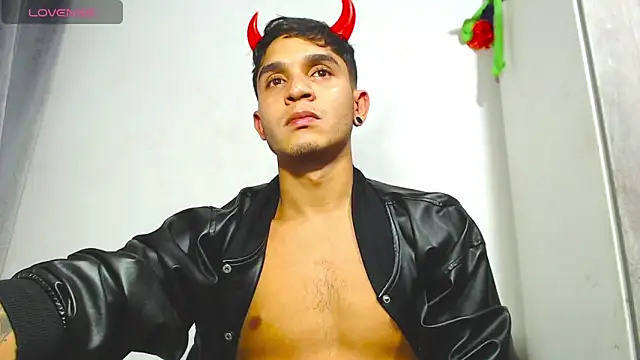 Angel latinboy online show from 10-10-25, 10:09