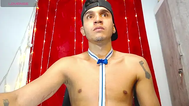 Angel latinboy online show from 02-12-26, 01:39