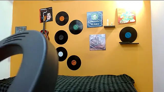 skinnyverus18 online show from 12-03-25, 06:50