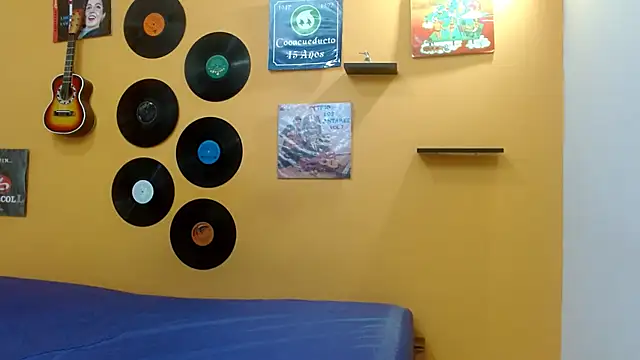 skinnyverus18 online show from 02-04-26, 06:58