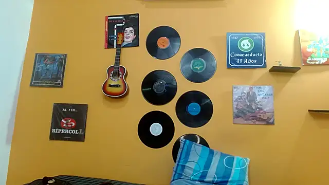 skinnyverus18 online show from 02-05-26, 07:29