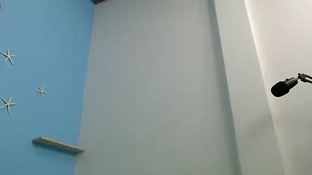 skinnyverus18 online show from 06-19-26, 08:01