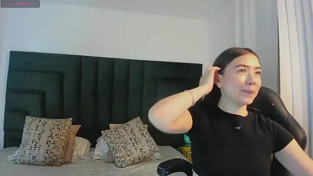 SaraWagner  online show from 10-01-25, 06:03