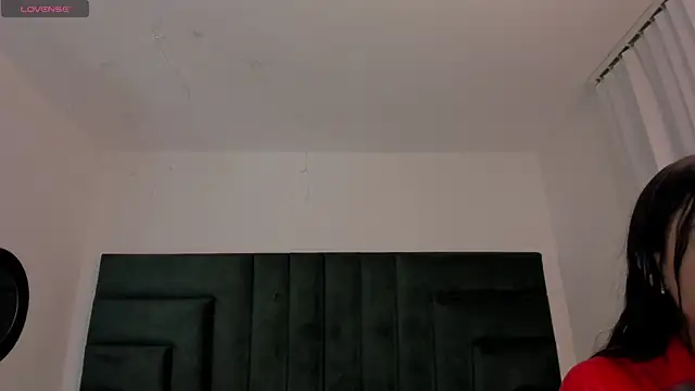 SaraWagner  online show from 01-12-26, 01:11