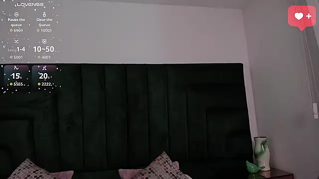 SaraWagner  online show from 05-09-26, 12:05