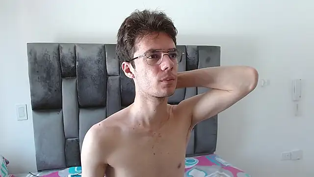 Snapshot of VIKTORNOIR chatting on 11-12-25, 03:34 VIKTORNOIR online show from 11-12-25, 03:34