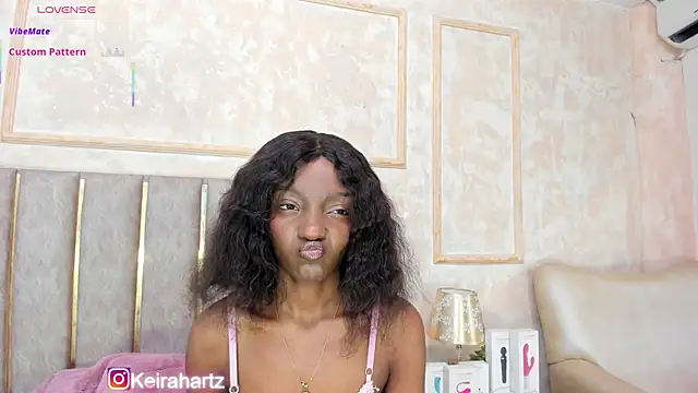 Snapshot of Keirahartz chatting on 09-14-25, 03:49 Keirahartz online show from 09-14-25, 03:49