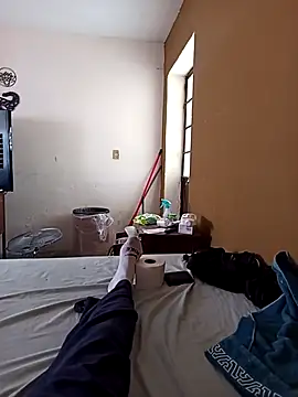 Snapshot of ReyesSau chatting on 11-04-25, 03:33 ReyesSau online show from 11-04-25, 03:33