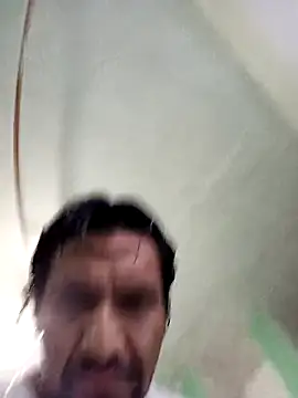 Snapshot of ReyesSau chatting on 11-05-25, 11:27 ReyesSau online show from 11-05-25, 11:27