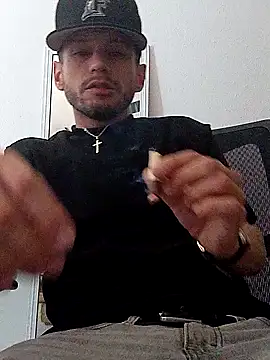 Snapshot of Andrez5041 chatting on 09-29-25, 06:40 Andrez5041 online show from 09-29-25, 06:40