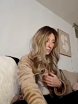 Snapshot of Maeve92 chatting on 09-12-25, 07:19 Maeve92 online show from 09-12-25, 07:19