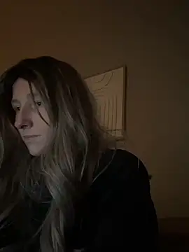 Snapshot of Maeve92 chatting on 02-19-26, 07:43 Maeve92 online show from 02-19-26, 07:43