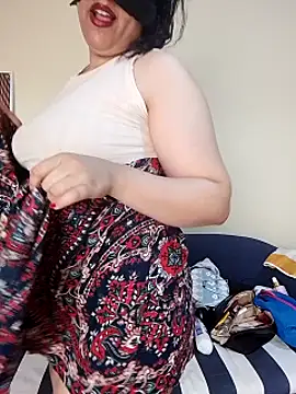 Snapshot of Diva_watine chatting on 10-14-25, 01:12 Diva watine online show from 10-14-25, 01:12