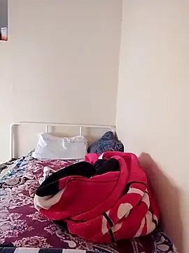 Snapshot of Diva_watine chatting on 10-21-25, 04:51 Diva watine online show from 10-21-25, 04:51