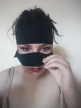 Snapshot of Diva_watine chatting on 10-28-25, 02:42 Diva watine online show from 10-28-25, 02:42