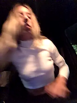 Snapshot of PetiteSecrets chatting on 10-09-25, 08:07 PetiteSecrets online show from 10-09-25, 08:07