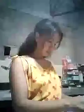 Snapshot of oceanlover23 chatting on 09-23-25, 08:34 oceanlover23 online show from 09-23-25, 08:34