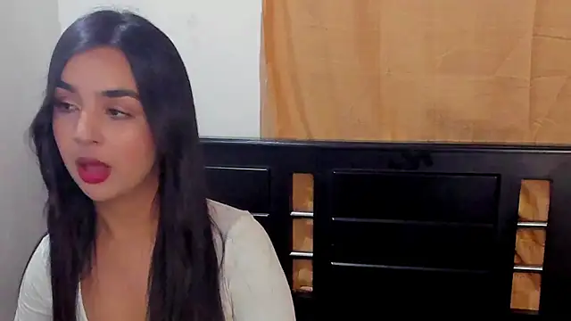 Snapshot of MelyRousee chatting on 09-14-25, 12:21 MelyRousee online show from 09-14-25, 12:21