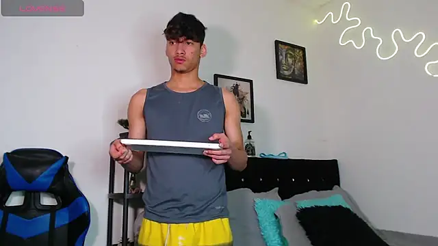 Gael Jones online show from 10-24-25, 04:53