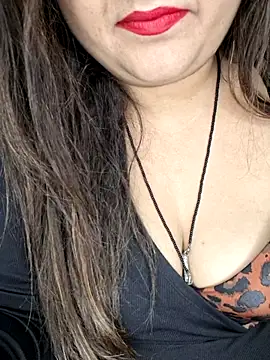 indian-hotmilfs online show from 12-18-25, 11:11