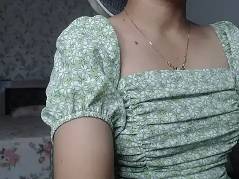 Snapshot of snow_white123 chatting on 10-13-25, 08:20 snow white123 online show from 10-13-25, 08:20