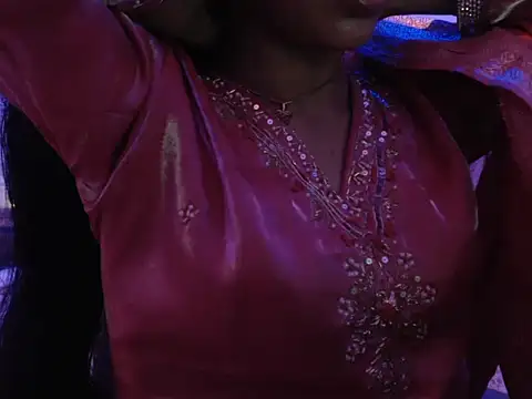 Snapshot of snow_white123 chatting on 10-19-25, 08:42 snow white123 online show from 10-19-25, 08:42