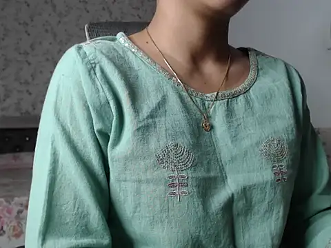 Snapshot of snow_white123 chatting on 10-22-25, 08:19 snow white123 online show from 10-22-25, 08:19