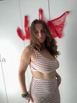 TenderLaGlamor online show from 10-17-25, 09:34