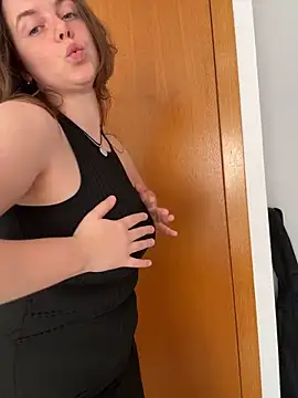 TenderLaGlamor online show from 05-02-26, 01:05