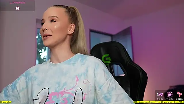 Snapshot of HeySiryy chatting on 09-21-25, 03:57 HeySiryy online show from 09-21-25, 03:57