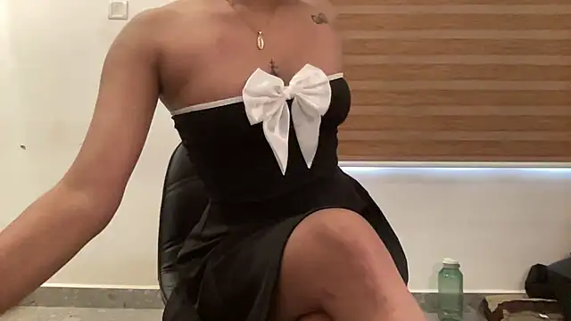 LucytheDevilQueen online show from 11-30-25, 02:59