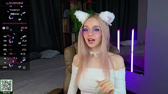 Snapshot of exxxcore_ chatting on 10-24-25, 12:01 exxxcore online show from 10-24-25, 12:01