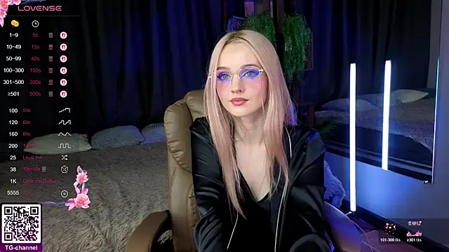 Snapshot of exxxcore_ chatting on 10-27-25, 10:14 exxxcore online show from 10-27-25, 10:14