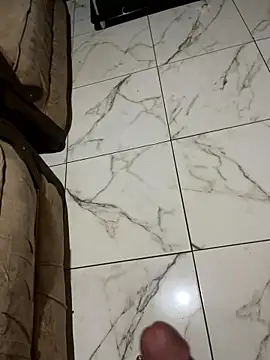 Prettylarge online show from 01-11-26, 12:26