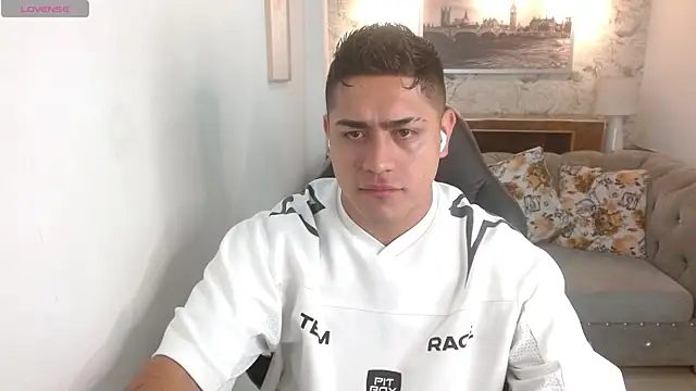 Aaronn 12 online show from 09-12-25, 12:05