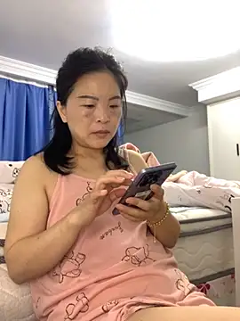 Snapshot of cgooh-611 chatting on 11-01-25, 07:32 cgooh-611 online show from 11-01-25, 07:32