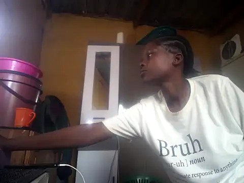 Caramelchick01 online show from 10-29-25, 06:15